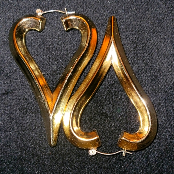 Gold Heart Earrings - Picture 1 of 1